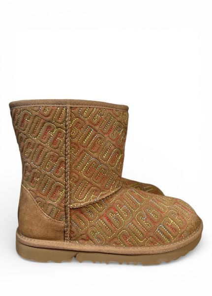 UGG Kids' Classic Graphic Stitch Short Boot (s/n1112383K) Размер 36 (Usa 4) 22.5 см, Коричневый НФ-00000362 фото